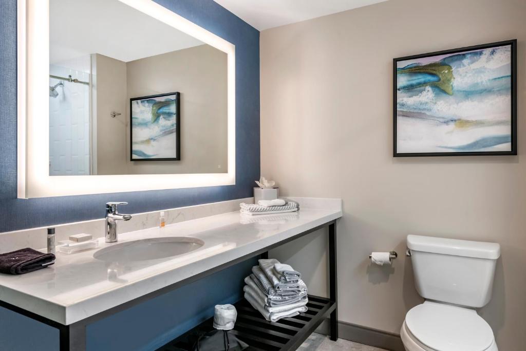 Cambria Hotel Orlando Airport - Tap to explore photos