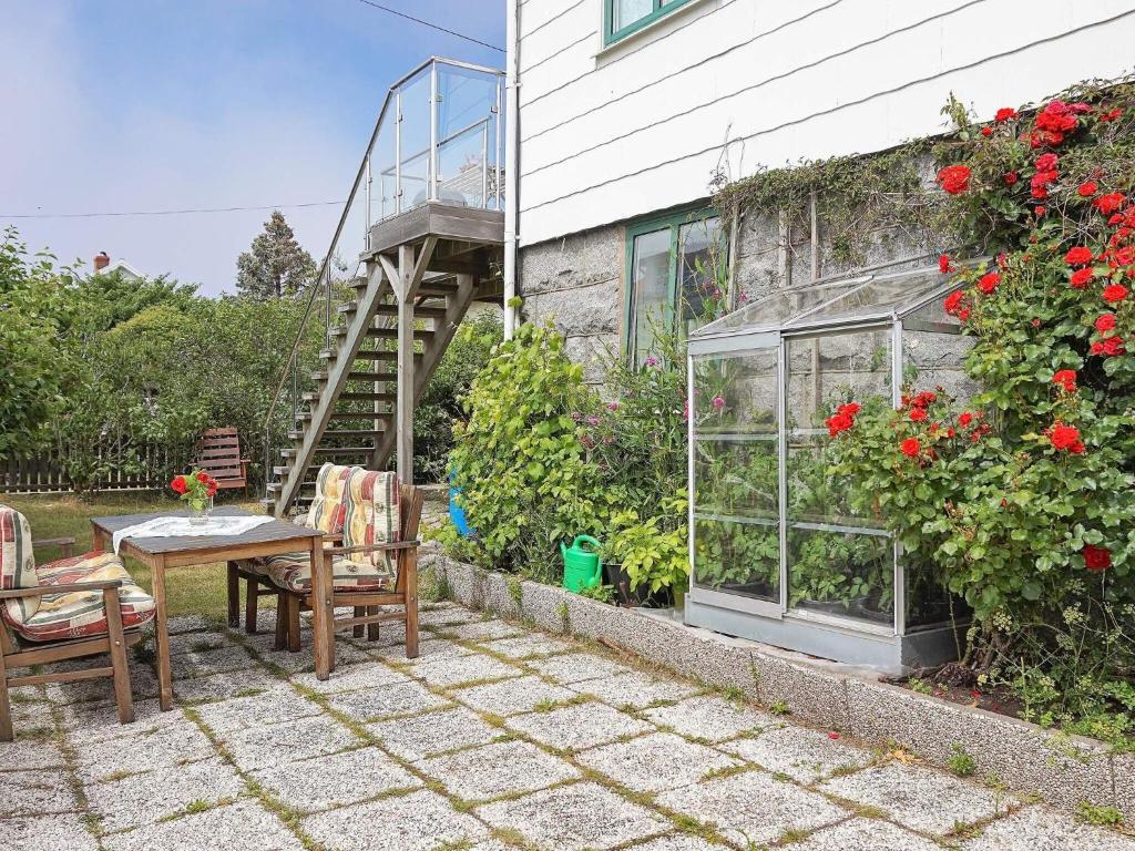 4 person holiday home in Sm gen photo 2