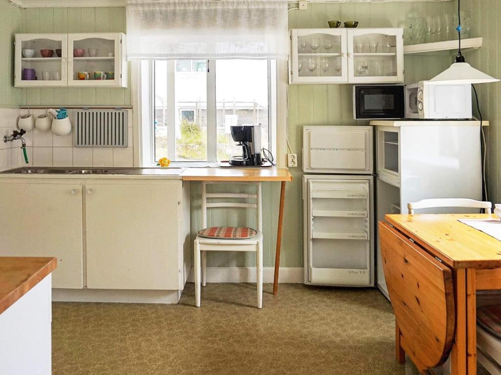 4 person holiday home in Sm gen photo 4