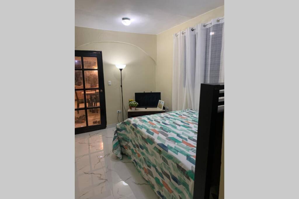 Céntrico para 2 personas con tv marquesina luz y cocina