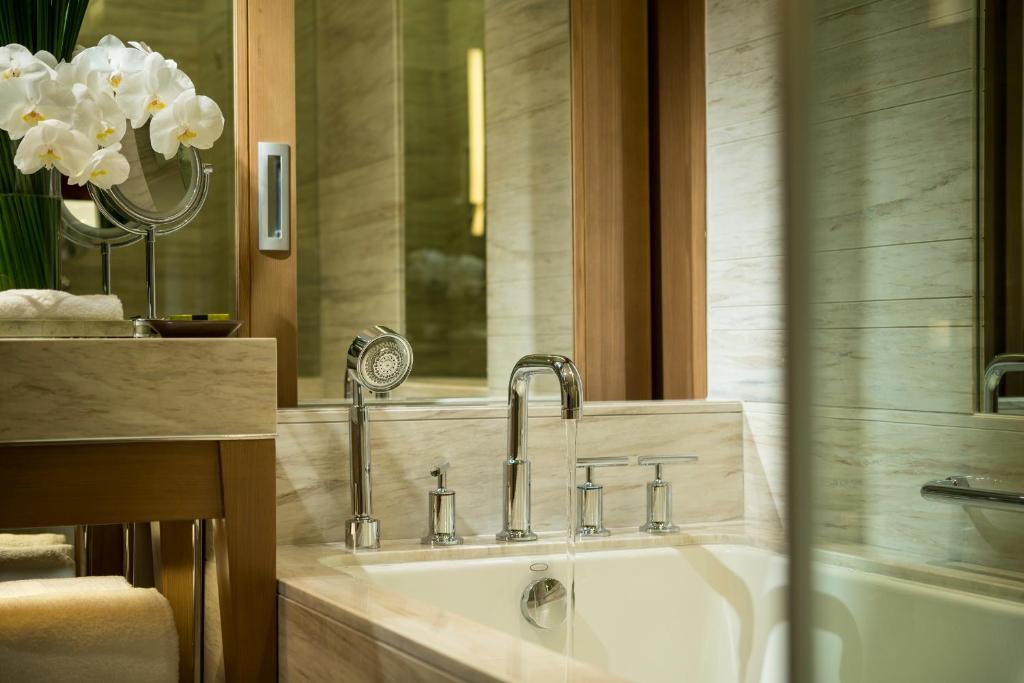 Двухместный (Номер Делюкс с кроватью размера «king-size» и видом на океан), InterContinental Nha Trang