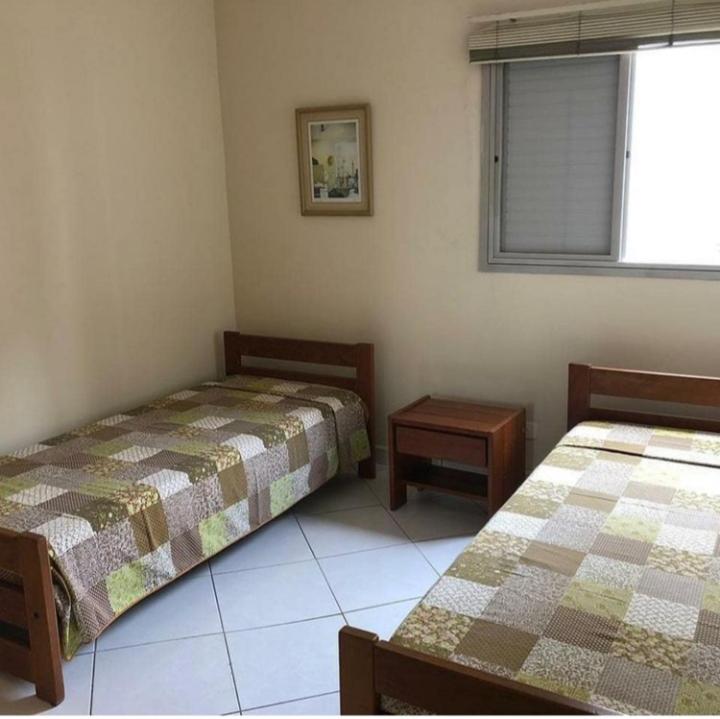 Apartamento na Praia de Pitangueiras-Guarujá à 50mt da praia e comércio perto photo 3