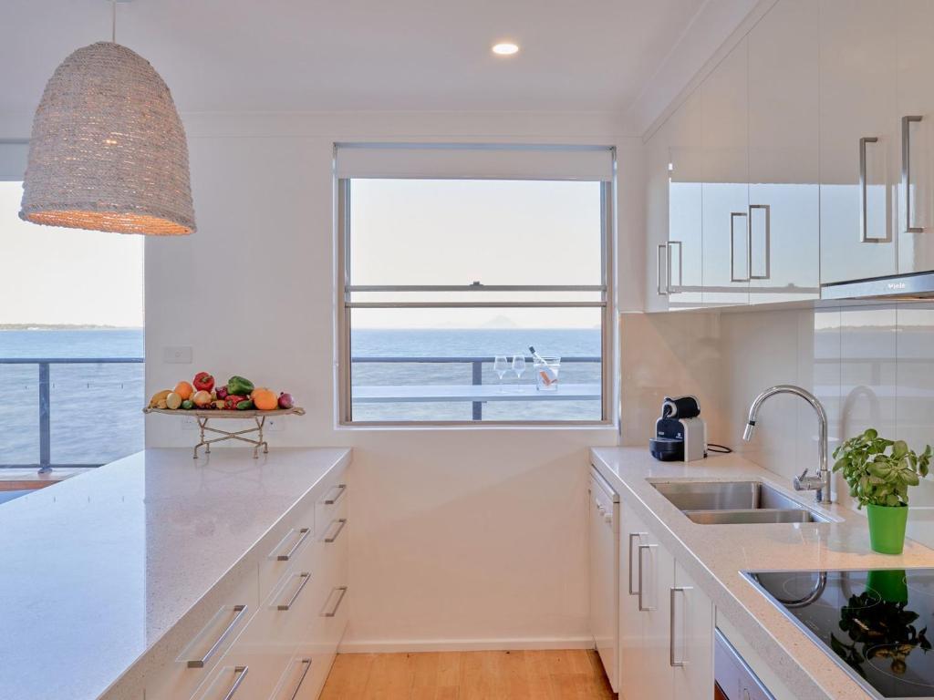 Casuarinas 5 superb waterfront unit photo 2
