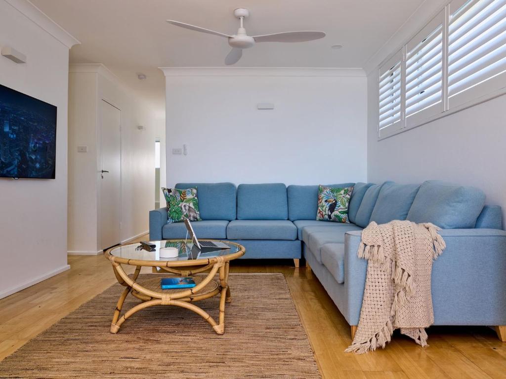 Casuarinas 5 superb waterfront unit photo 4