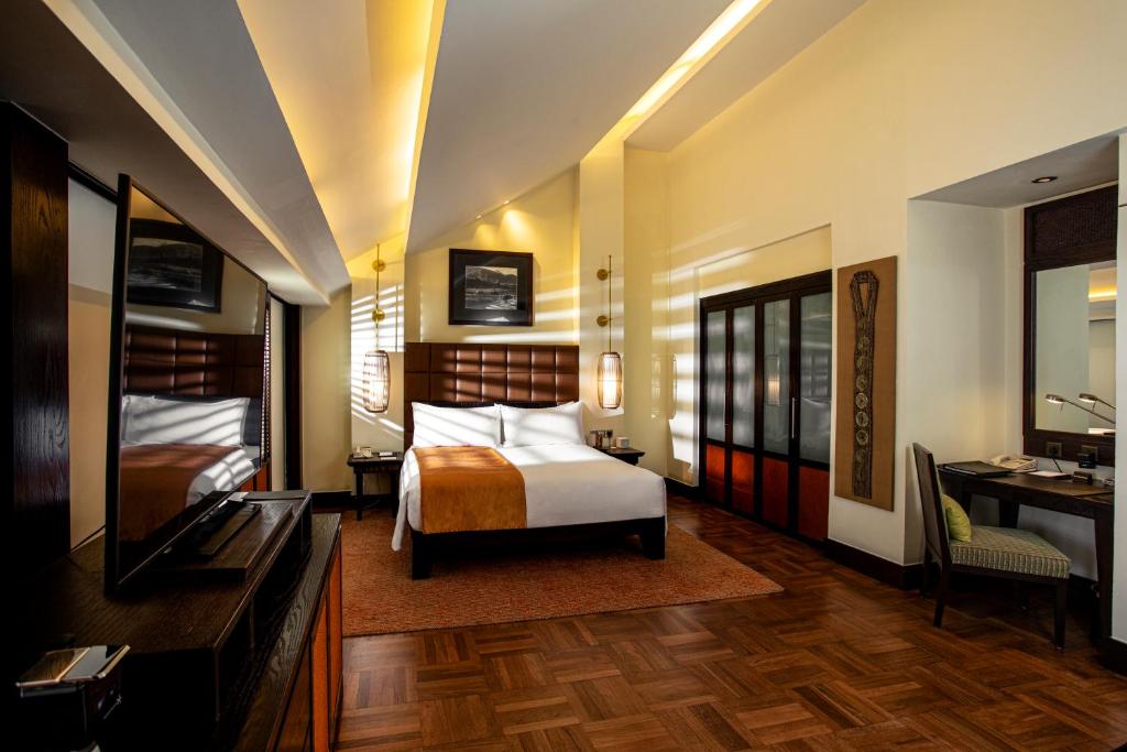 Сьюит (Люкс «Лотос» с кроватью размера «king-size»), InterContinental Hanoi Westlake