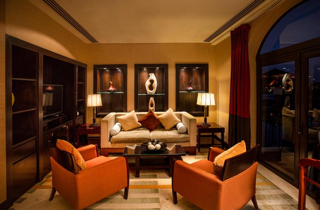 Сьюит (Люкс «Лотос» с кроватью размера «king-size»), InterContinental Hanoi Westlake