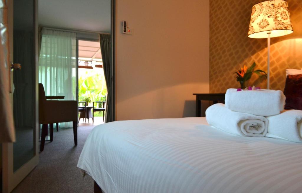 Трехместный (Улучшенный трехместный номер с видом на сад), The Ocean Residence Langkawi