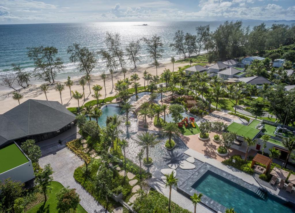 Crowne Plaza Phu Quoc Starbay, an IHG hotel