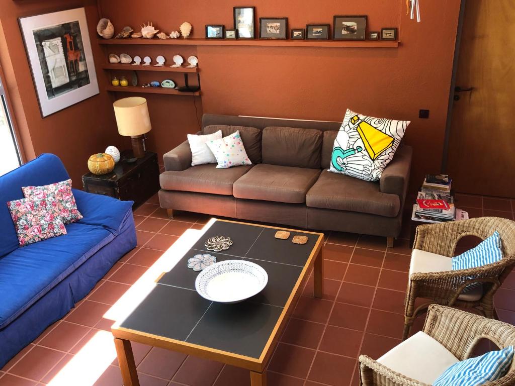 Villa with swimming pool and tennis/basketball court photo 3