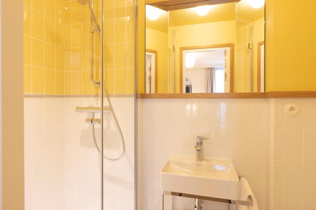 Семейный (Семейный двухместный номер с 1 кроватью), Hotel Agora Saint Germain