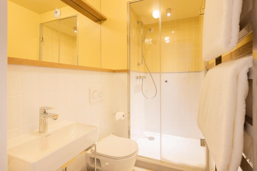 Двухместный (Улучшенный двухместный номер с 1 кроватью), Hotel Agora Saint Germain