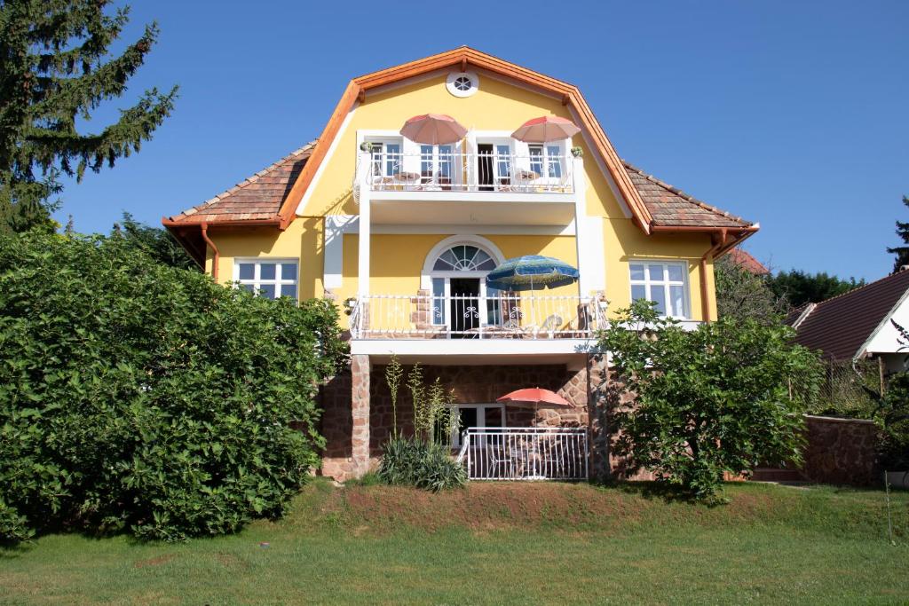 Gyöngyöm Apartman photo 1