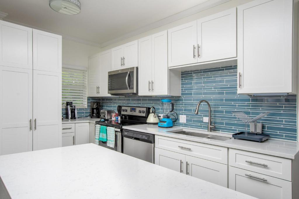 Beach Living at Plantation Village BLGS photo 2