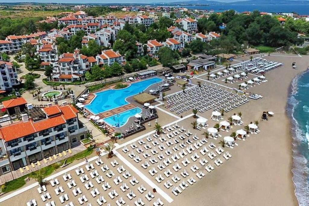 Apartment in the picturesque Oasis Resort & Spa photo 1