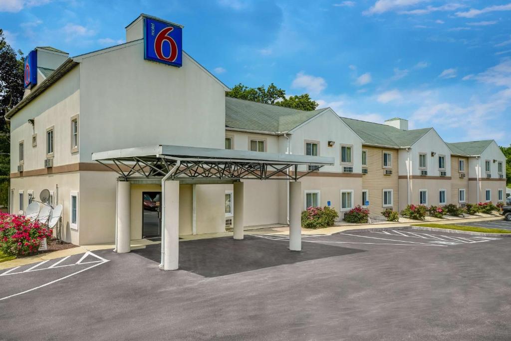 Motel 6 Gordonville PA - Lancaster PA image