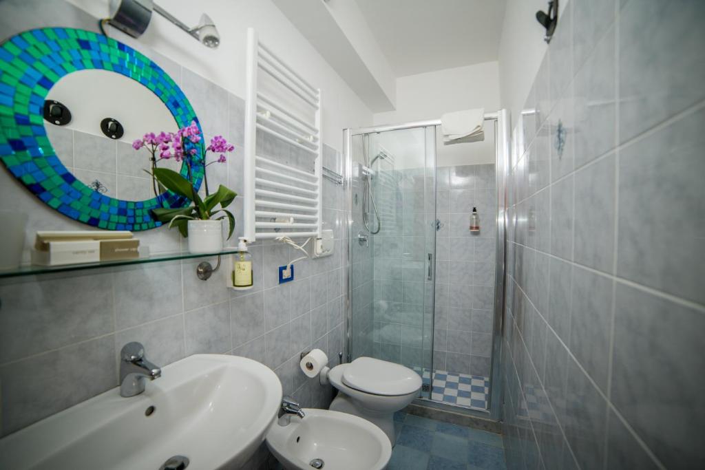 Ravello Rooms - Tap to explore photos