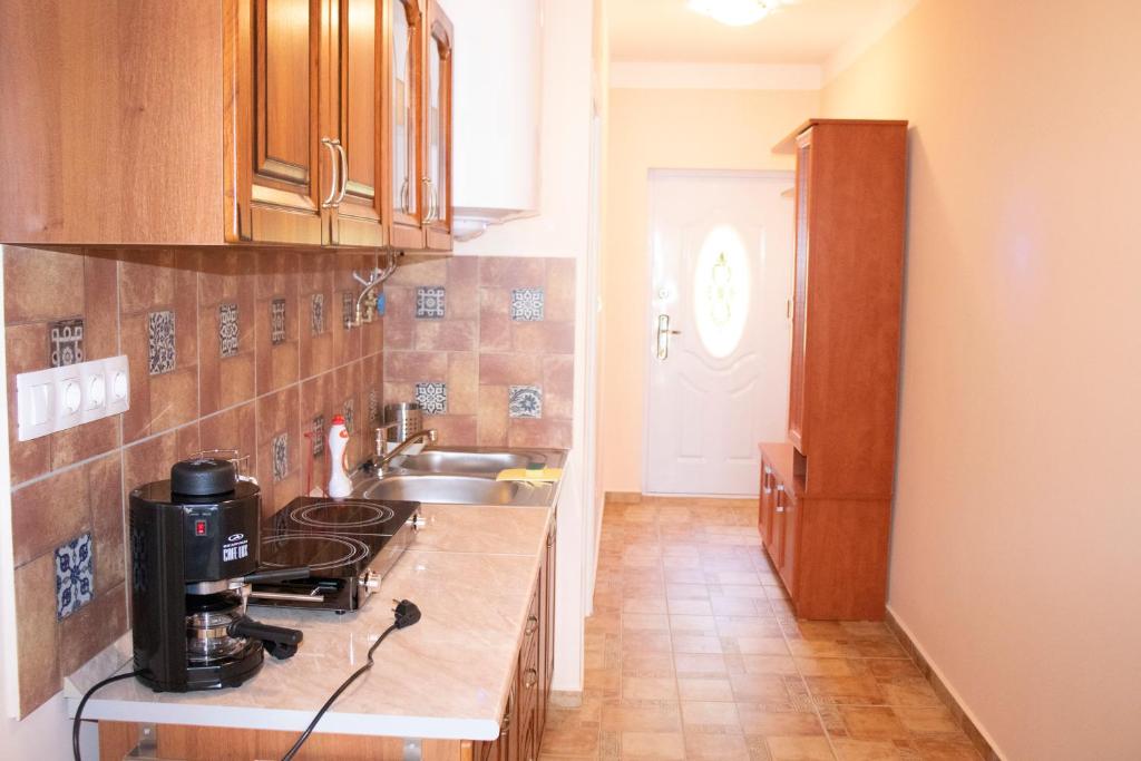 Gyöngyöm Apartman photo 4