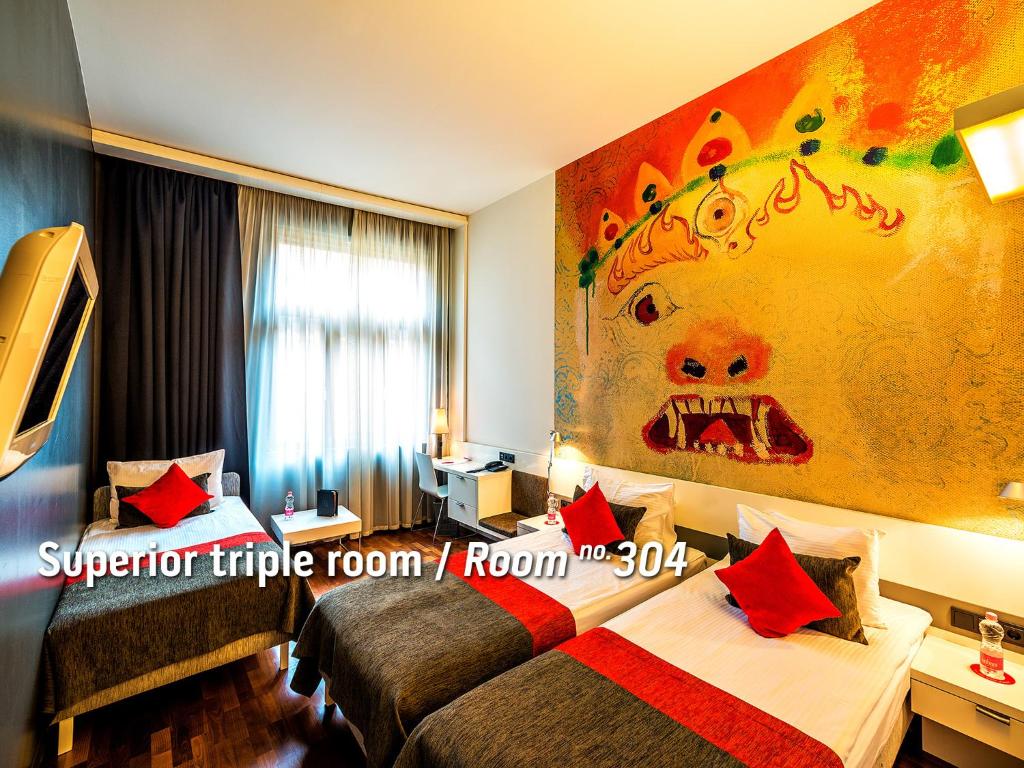 Трехместный (Улучшенный трехместный номер), Bohem Art Hotel