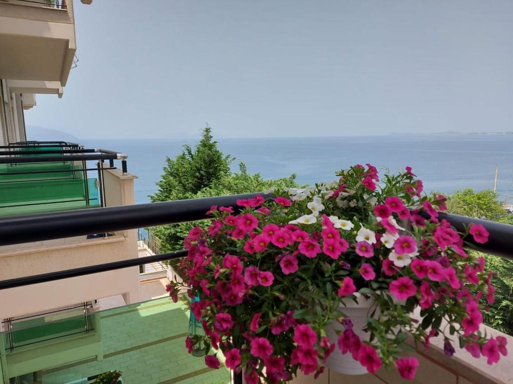 Deni Sea View Apartment photo 4