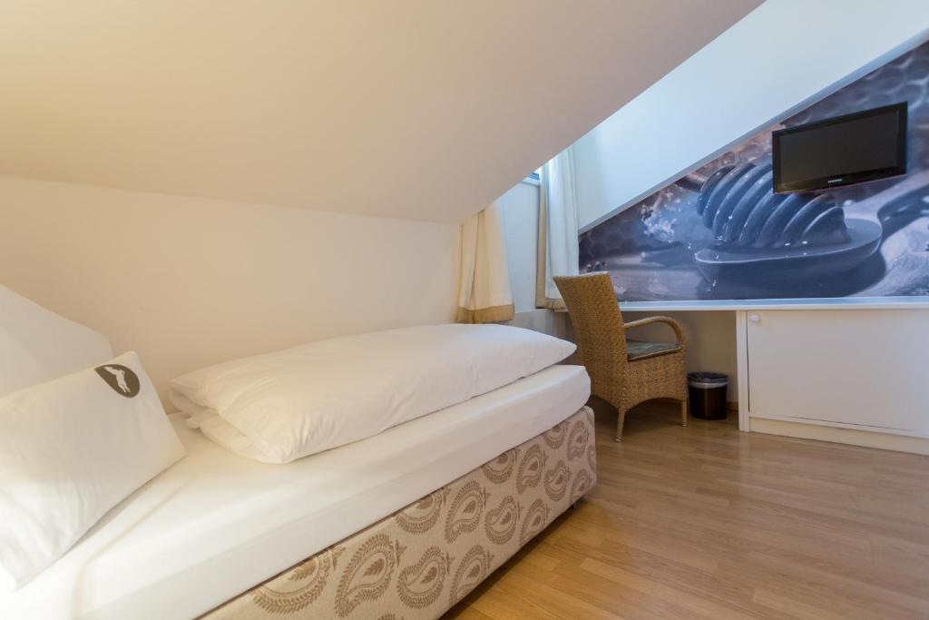 Четырехместный (Четырехместный номер Делюкс), Weisses Rössl Hotel with terrace