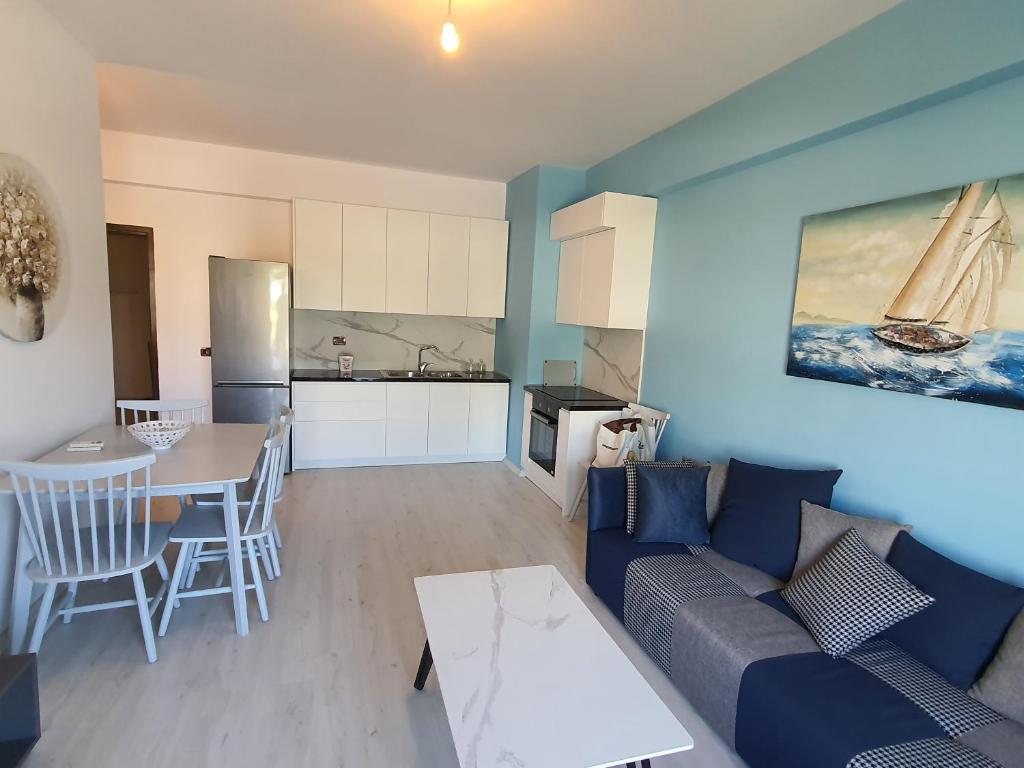 Super comfortable blue apartment photo 2
