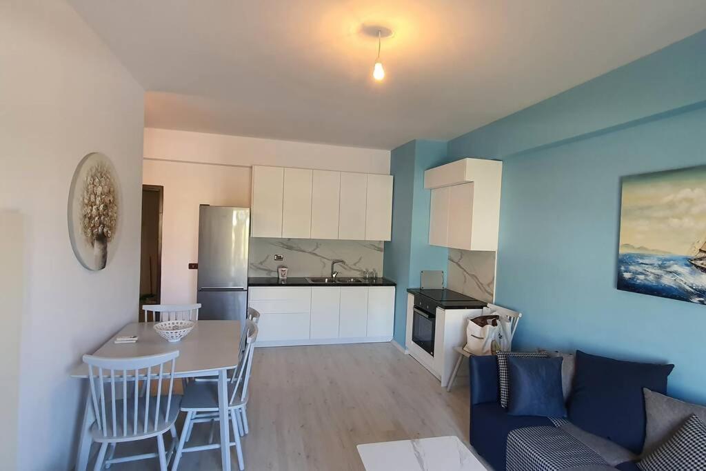 Super comfortable blue apartment photo 4