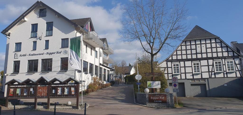 Hotel Bigger Hof - Wirtshaus Platzhirsch am Jahnplatz photo 1