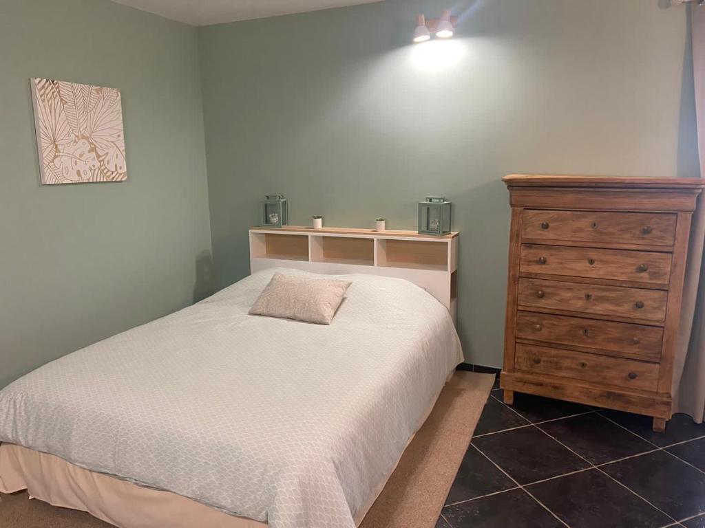 Superbe studio privée au calme avec piscine et spa photo 1
