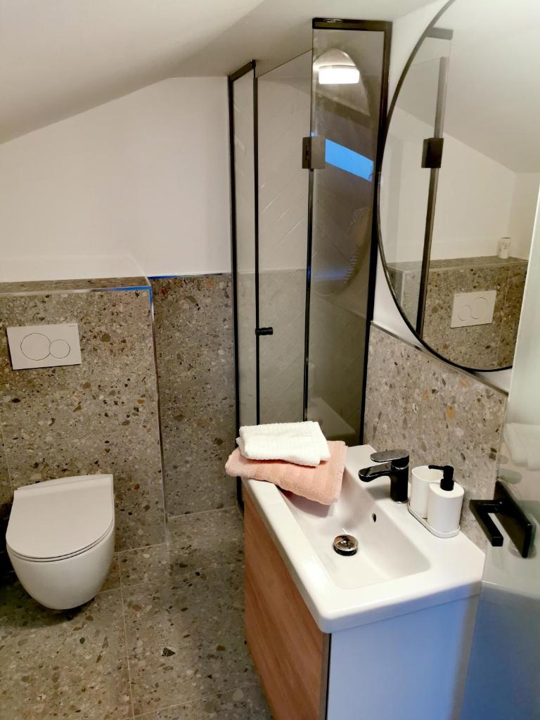 Rainbow apartment, Koper photo 2
