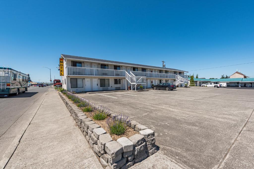 Sundowner Motel Sequim photo 2