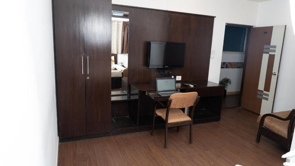 Двухместный (Улучшенный двухместный номер с 1 кроватью), FabHotel Scarlet Marathahalli