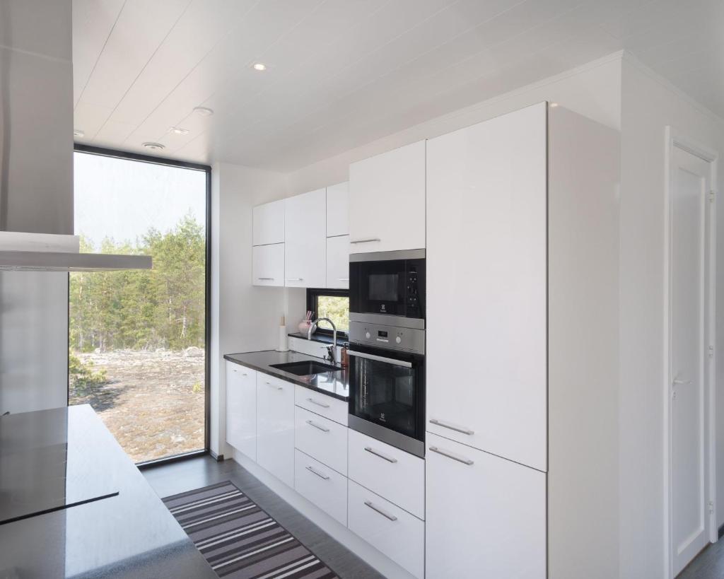 Seija's Modern Secluded Villa with Jacuzzi & Sauna photo 4