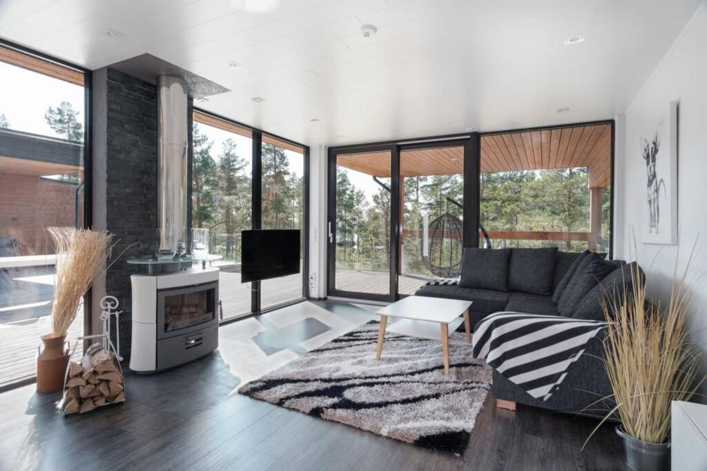 Seija's Modern Villa with Hot tub photo 2
