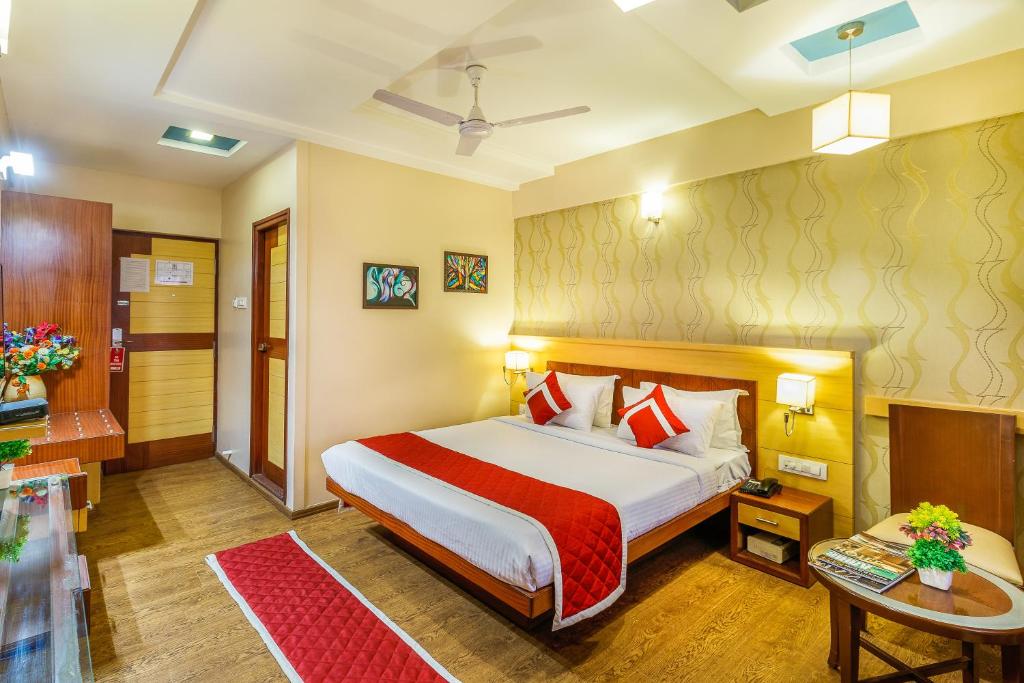 Двухместный ([Sanitized] Deluxe Double or Twin Room), Hotel Kanthi Comforts
