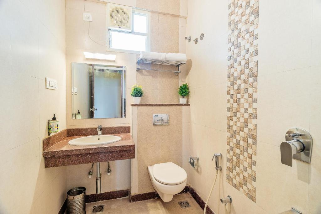 Двухместный ([Sanitized] Deluxe Double or Twin Room), Hotel Kanthi Comforts
