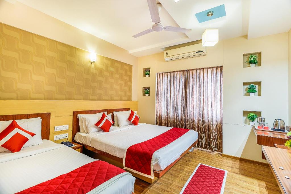 Двухместный ([Sanitized] Superior Double Room), Hotel Kanthi Comforts