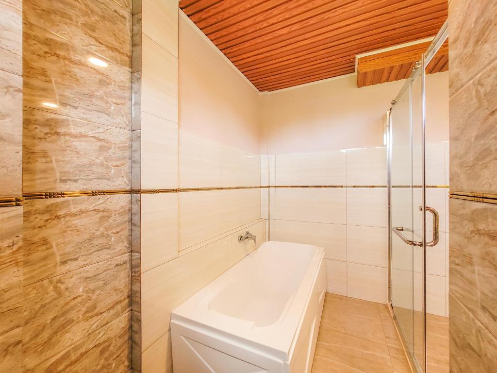 Двухместный (Двухместный номер Делюкс с 1 кроватью и балконом), Amazing View Guest House