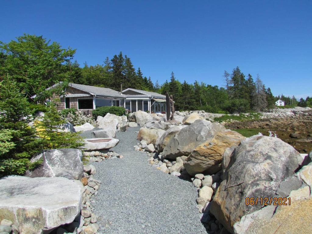 Ocean Surf Cottage photo 3
