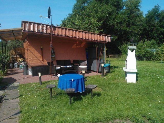 kleines-Ferienhaus-nur-5-Auto-min-von-Binz