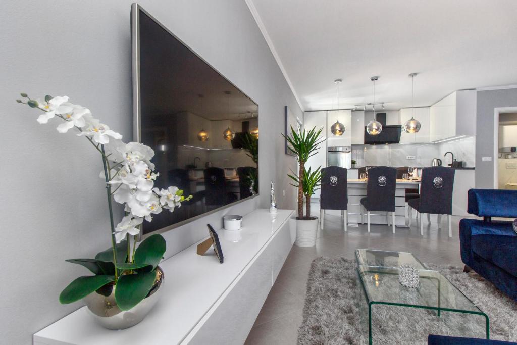 Silver Lux Suite - NEW photo 2