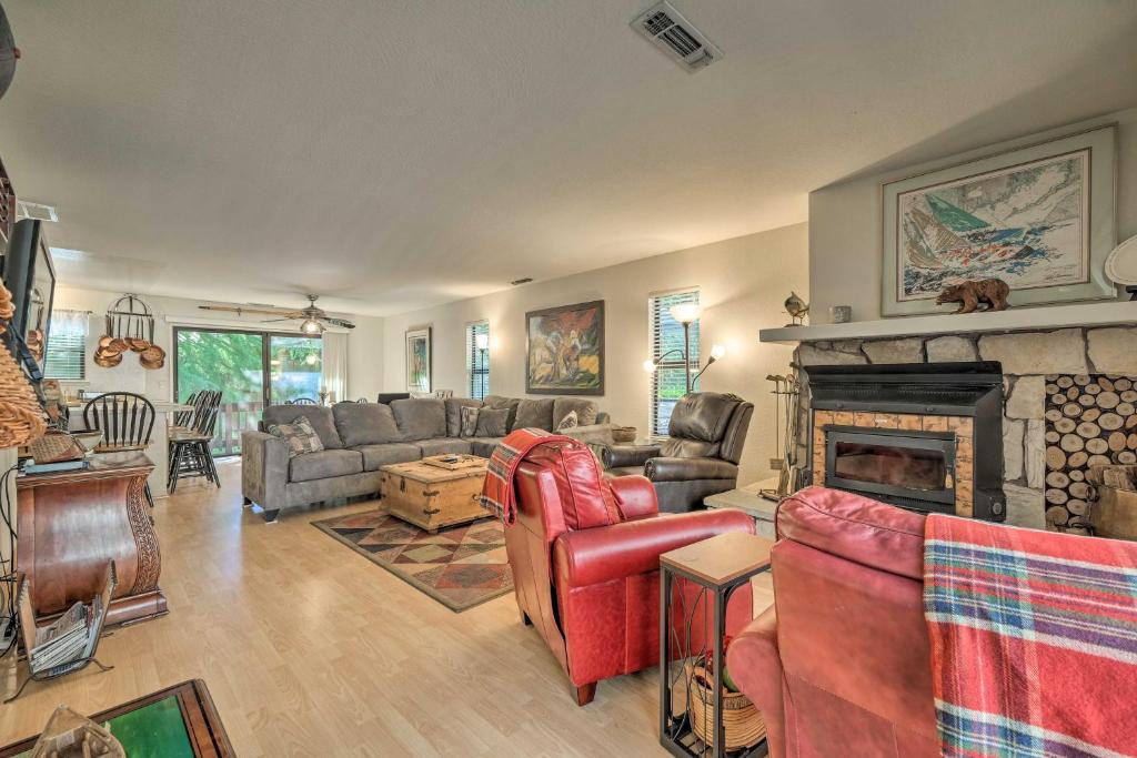 Pine Mountain Lake Haven with Spacious Deck!