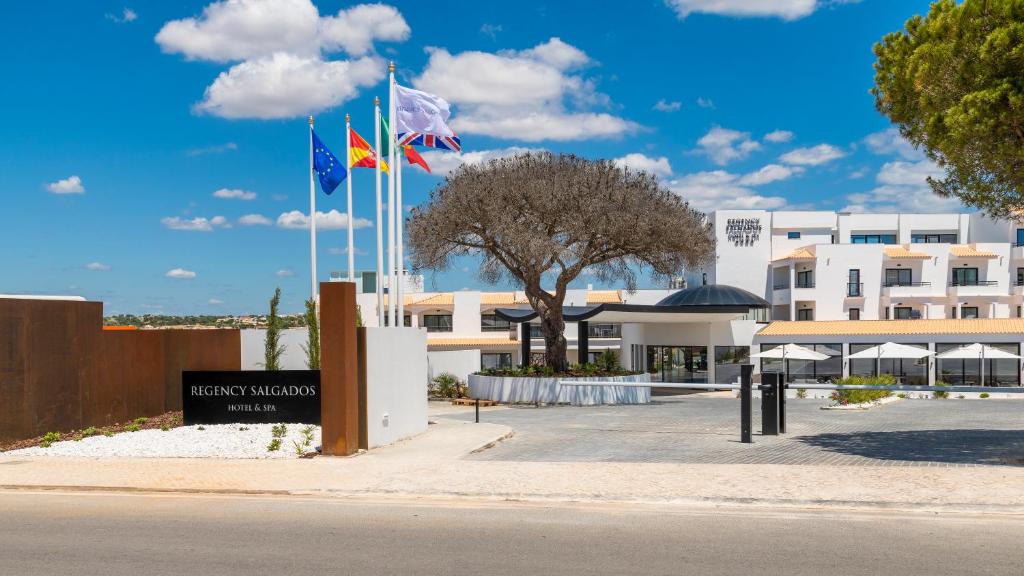 Regency Salgados Hotel & Spa photo 3