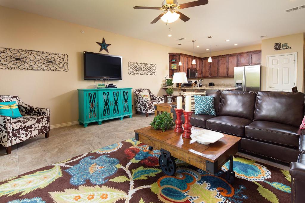 Happy Cow RG108 2 Bedroom Condo by RedAwning image