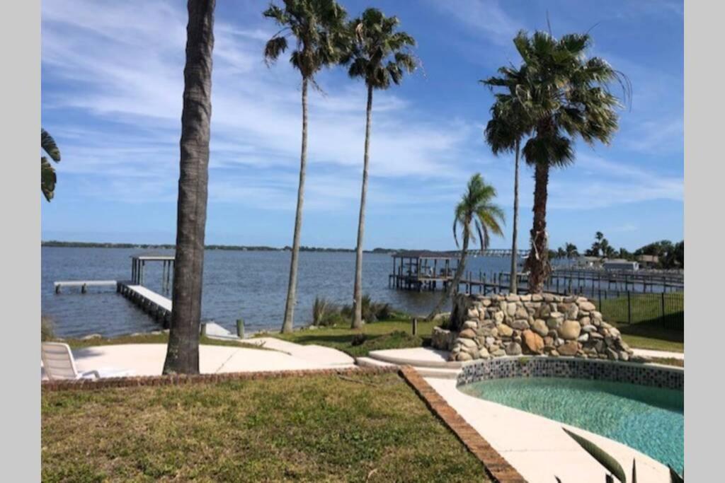 Pineda Palms Estate, 4 BR for 13 guests photo 4