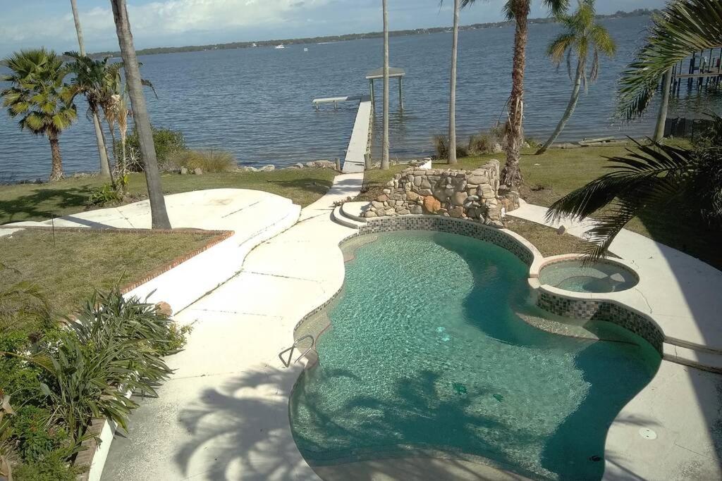 Pineda Palms Estate, 4 BR for 13 guests, heated pool image