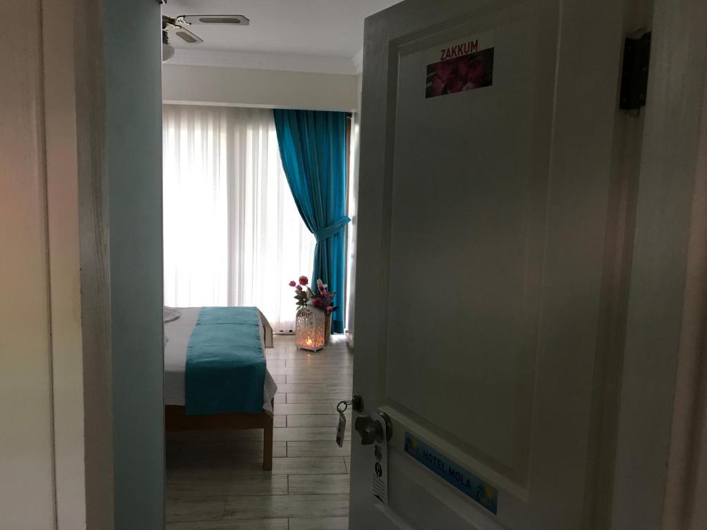 Mola Hotel photo 2