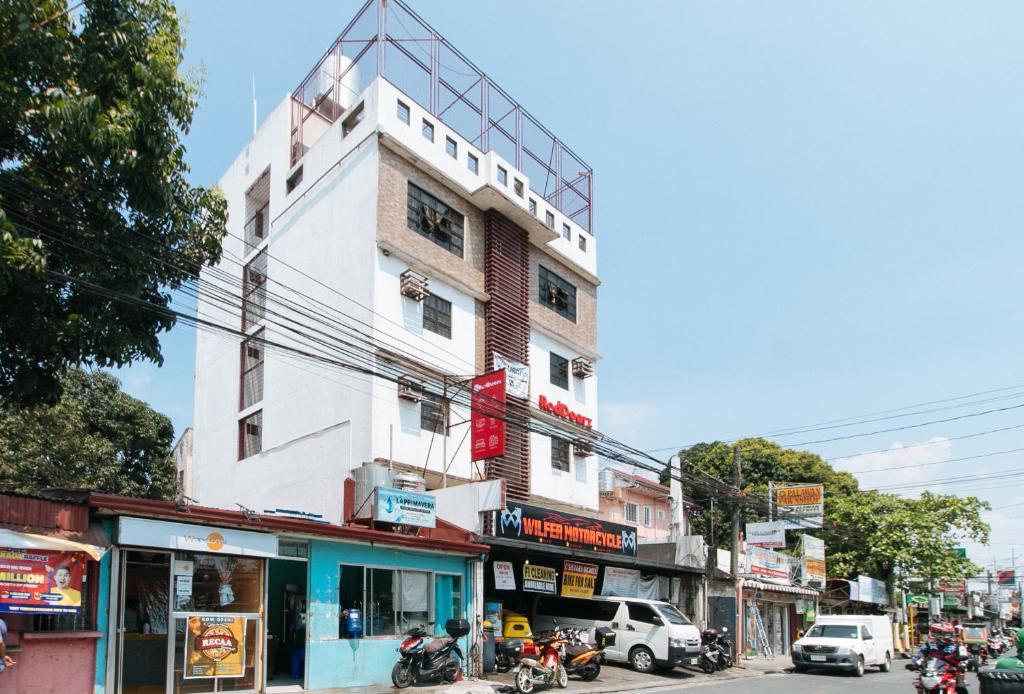 RedDoorz CAA Road Las Pinas photo 2