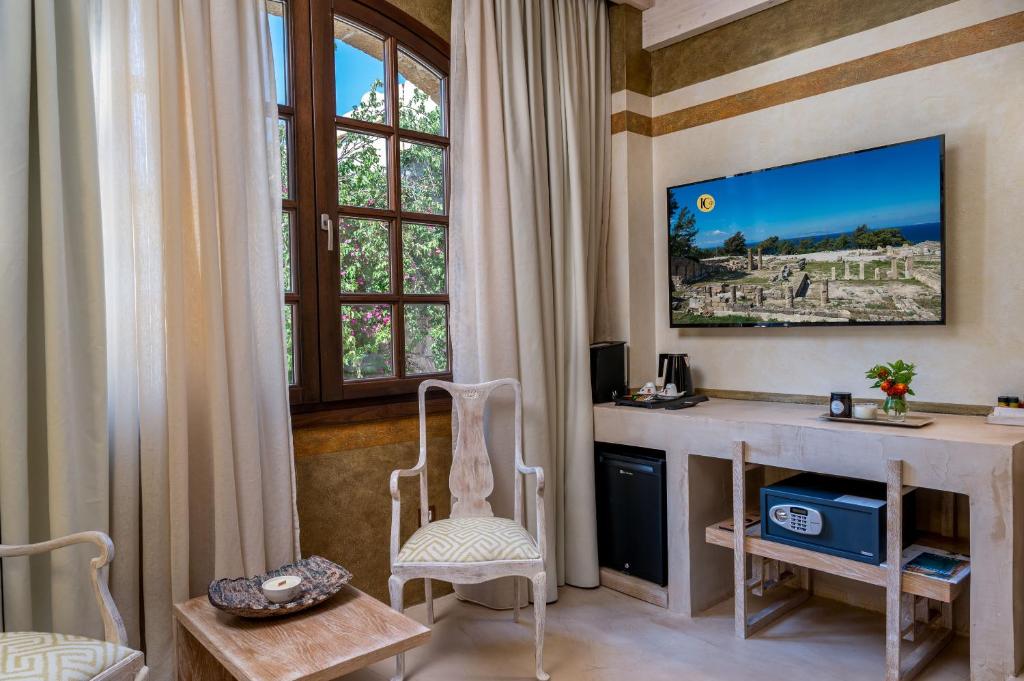 Сьюит (Полулюкс Kamiros), 10GR Hotel & Wine Bar Rhodes