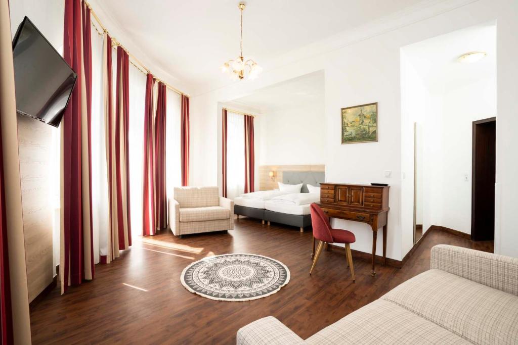 Hotel National photo 1