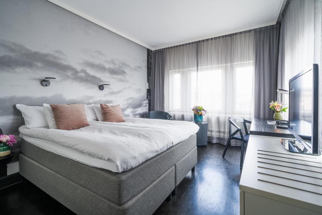 Двухместный (Улучшенный номер с кроватью размера «queen-size»), Hotel C Stockholm